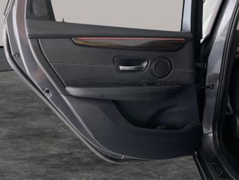 BMW 2 Series Active Tourer 1.5 225xe 7.6kWh Luxury Plug-in 4WD (224 ps) - COMFORT ACCESS