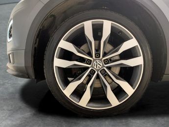 Volkswagen T-Roc 2.0 TDI R-Line DSG (150 ps) - BLUETOOTH - 20IN ALLOYS - DIGITAL 