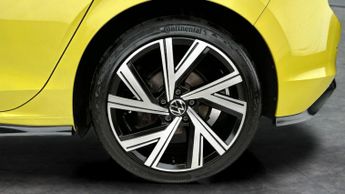 Volkswagen Golf 1.5 eTSI MHEV R-Line DSG (150 ps) - PARK SENSORS - KEYLESS START