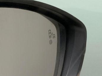 Peugeot E-208 50kWh GT (136 ps) - LED - REVERSE CAM - NAV