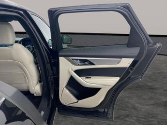 Jaguar F-PACE 2.0 D200 MHEV R-Dynamic SE AWD (204 ps) - CARPLAY - KEYLESS ENTR