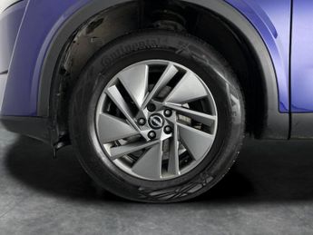 Nissan Qashqai 1.3 DIG-T MHEV Acenta Premium XTRON (158 ps) - BLIND SPOT ASSIST