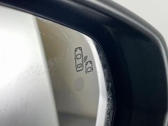 DS Automobiles DS 7 1.6 E-TENSE 14.2kWh La Premiere Plug-in EAT8 4WD (360 ps) - BLAC