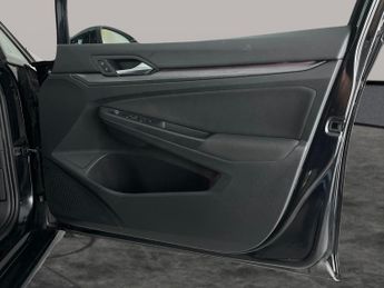 Volkswagen Golf 1.5 eTSI MHEV Style DSG (150 ps) - WIFI - BLUETOOTH - PARK SENSO