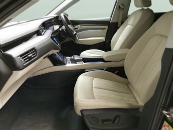 Audi e-tron 55 Technik quattro 95kWh (11kW Charger) (408 ps) - HEATED SEATS