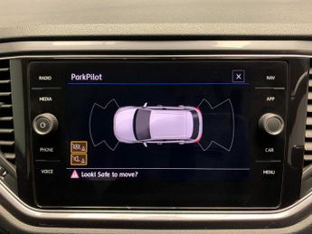 Volkswagen T-Roc 2.0 TDI R-Line DSG (150 ps) - BLUETOOTH - 20IN ALLOYS - DIGITAL 