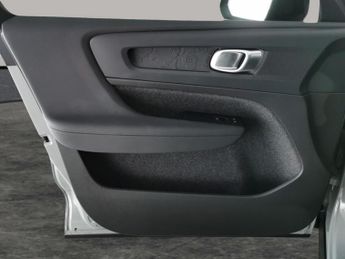 Volvo C40 Twin Recharge 82kWh Plus AWD (408 ps) - CARPLAY - KEYLESS ENTRY