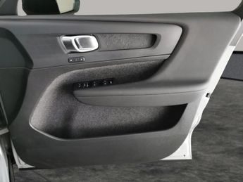 Volvo C40 Twin Recharge 82kWh Plus AWD (408 ps) - CARPLAY - KEYLESS ENTRY