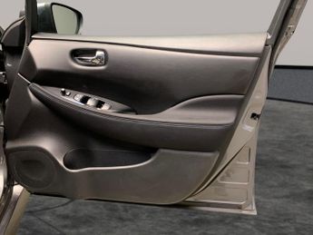 Nissan Leaf 39kWh N-Connecta (150 ps) - LANE DEPARTURE  - HEAT PACK