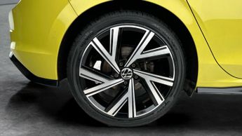 Volkswagen Golf 1.5 eTSI MHEV R-Line DSG (150 ps) - PARK SENSORS - KEYLESS START