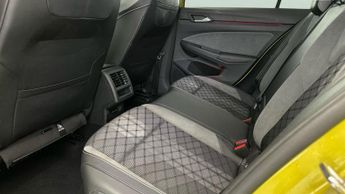 Volkswagen Golf 1.5 eTSI MHEV R-Line DSG (150 ps) - PARK SENSORS - KEYLESS START