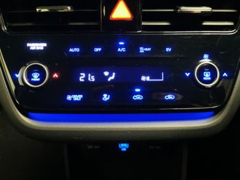 Hyundai Ioniq 38.3kWh Premium SE (136 ps) - REVERSE CAM - NAV - HEATED SEATS