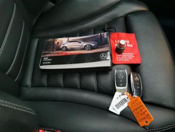 Mercedes-Benz EQC EQC 400 80kWh AMG Line (Premium Plus) 4MATIC (408 ps) - SELF PAR