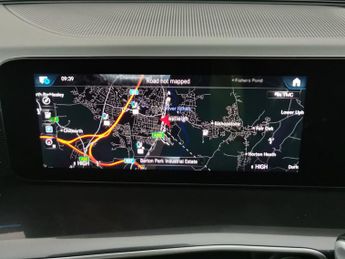 Mercedes-Benz EQC EQC 400 80kWh AMG Line (Premium Plus) 4MATIC (408 ps) - SELF PAR