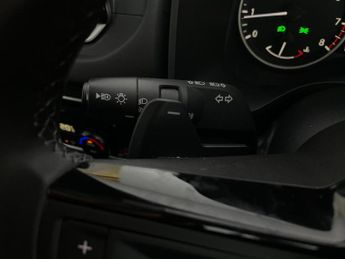 Nissan Qashqai 1.3 DIG-T MHEV Acenta Premium XTRON (158 ps) - BLIND SPOT ASSIST