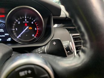 Land Rover Discovery 2.0 SD4 SE 4WD (240 ps) - REVERSE CAM - 7 SEATS - NAV