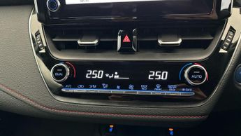 Toyota Corolla 1.8 VVT-h Excel CVT (140 ps) - NAV - HEATED SEATS - LANE DEPARTU