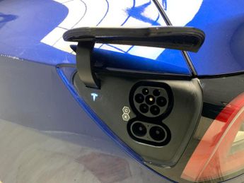 Tesla Model Y SUV RWD (346 ps) - LED - REVERSE CAM - NAV