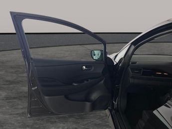 Nissan Leaf 39kWh N-Connecta (150 ps) - LANE DEPARTURE  - HEAT PACK