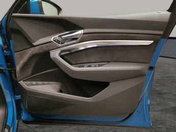 Audi e-tron 55 S line Sportback quattro 95kWh (408 ps) - ADJUSTABLE SUSPENSI