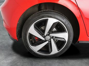 Volkswagen Polo 2.0 TSI GPF GTI+ DSG (200 ps) - ACTIVE INFO DISPLAY - LIGHT AND 