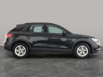 Audi Q3 1.4 TFSIe 45 Technik Plug-in S Tronic 13kWh (245 ps) - DRIVING M