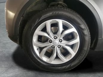 Land Rover Discovery 2.0 SD4 SE 4WD (240 ps) - REVERSE CAM - 7 SEATS - NAV