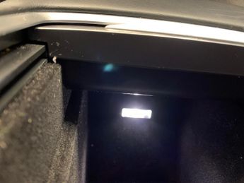 Tesla Model Y SUV RWD (346 ps) - LED - REVERSE CAM - NAV