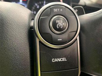 Land Rover Discovery 2.0 SD4 SE 4WD (240 ps) - REVERSE CAM - 7 SEATS - NAV