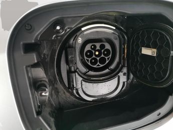 Mercedes-Benz A Class 1.3 A250e 15.6kWh AMG Line (Premium 2) Plug-in 8G-DCT (218 ps) -