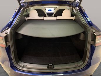 Tesla Model Y SUV RWD (346 ps) - HEATED STEERING - BLIND SPOT ASSIST - WIFI