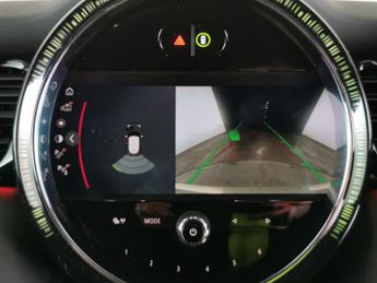 Mini Electric Hatch Cooper SE 32.6kWh Level 2 (184 ps) - 17IN ALLOYS - JCW SPOILER -