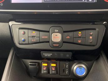 Nissan Leaf 39kWh N-Connecta (150 ps) - LANE DEPARTURE  - HEAT PACK