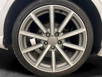 Audi A3 1.5 TFSI CoD Black Edition S Tronic (150 ps) - BLUETOOTH - CRUIS