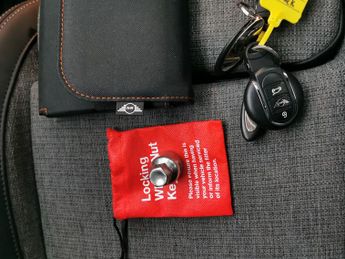 Mini Electric Hatch Cooper SE 32.6kWh Level 2 (184 ps) - CLOTH-LEATHERETTE - BLACK P