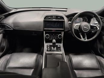 Jaguar XE 2.0 D180 R-Dynamic S (180 ps) - NAV - LANE DEPARTURE  - WIFI