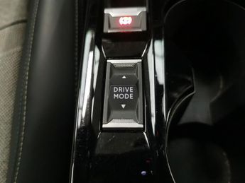 Peugeot E-2008 50kWh GT (136 ps) - REVERSE CAM - NAV - HEATED SEATS
