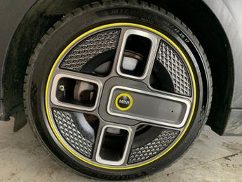 Mini Electric Hatch Cooper SE 32.6kWh Level 2 (184 ps) - INTERIOR LIGHT PACK - NAVIG