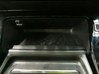 Peugeot E-2008 50kWh GT (136 ps) - REVERSE CAM - NAV - HEATED SEATS