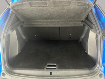 Peugeot E-2008 50kWh GT (136 ps) - REVERSE CAM - NAV - HEATED SEATS