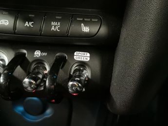 Mini Electric Hatch Cooper SE 32.6kWh Level 2 (184 ps) - CARPLAY - REVERSE CAM - NAV