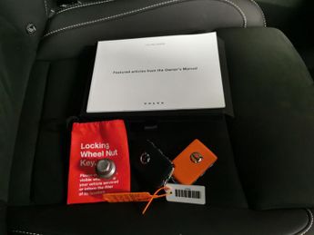 Volvo C40 Twin Recharge 78kWh Ultimate AWD (408 ps) - HK AUDIO - CARPLAY