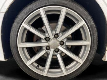 Audi A3 1.5 TFSI CoD Black Edition S Tronic (150 ps) - BLUETOOTH - CRUIS