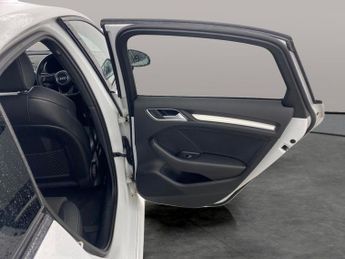 Audi A3 1.5 TFSI CoD Black Edition S Tronic (150 ps) - BLUETOOTH - CRUIS