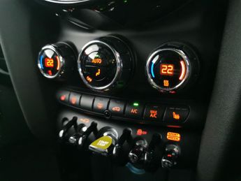 Mini Electric Hatch Cooper SE 32.6kWh Level 2 (184 ps) - CLOTH-LEATHERETTE - BLACK P