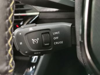 Peugeot E-2008 50kWh GT (136 ps) - ACTIVE LANE ASSIST - LED - NAV