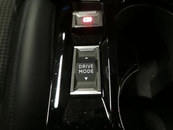 Peugeot E-2008 50kWh GT (7kW Charger) (136 ps) - LED - NAV - HEATED SEATS