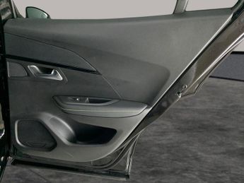 Peugeot E-2008 50kWh GT (7kW Charger) (136 ps) - LED - NAV - HEATED SEATS