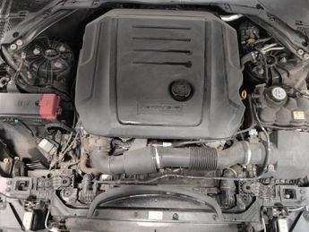 Jaguar XE 2.0 D180 R-Dynamic S (180 ps) - NAV - LANE DEPARTURE  - WIFI