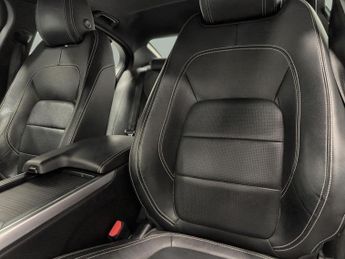 Jaguar XE 2.0 D180 R-Dynamic S (180 ps) - NAV - LANE DEPARTURE  - WIFI